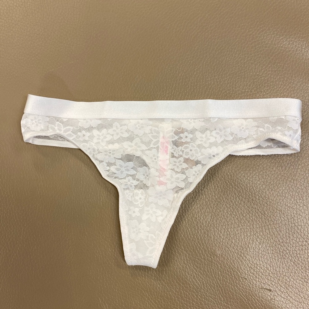 Victoria’s Secret Pink Wear Everywhere Lace Thong Panty - XS